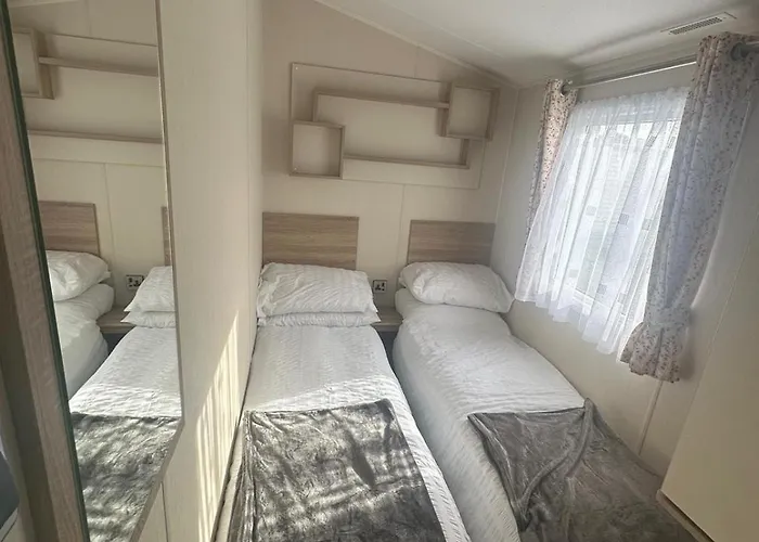 4 Bed 10 Berth Caravan Seawick Holiday Park